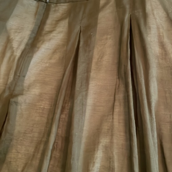 Fully lined olive green skirt, size 10 - Picture 6 of 7